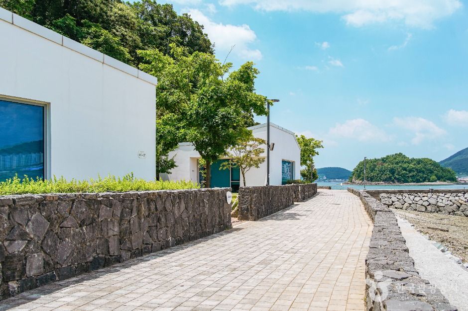 지역 대표 이미지 / Regional representative image: Nagwoldo Island (낙월도)